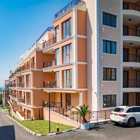Feniks Apartment *